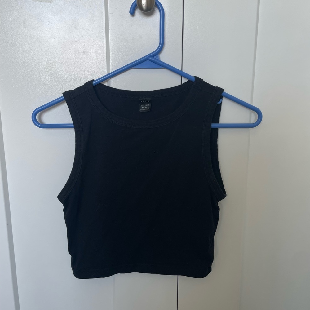 Black Sleeveless Crop Top